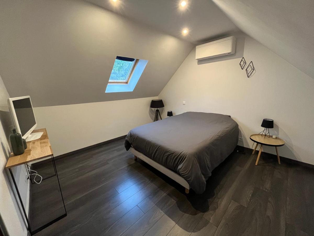 Maison chiron Montreuil-sur-Maine Extérieur photo